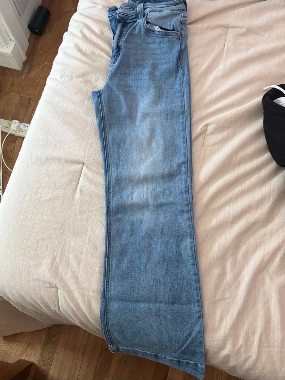 KAN CAN
Holly High Rise Flare Jean